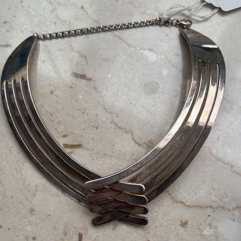 Elegant Silver Women's Necklace